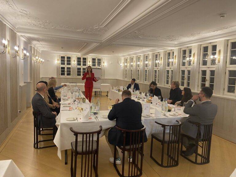 roundtable-IMG_8456-scaled